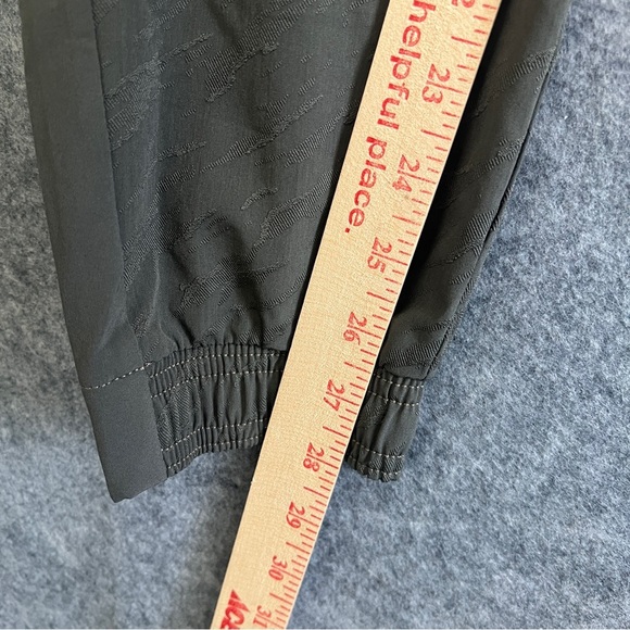 ATHLETA Brooklyn Textured Jogger Olive Grey Athleisure Activewear Size 6 - Picture 9 of 15